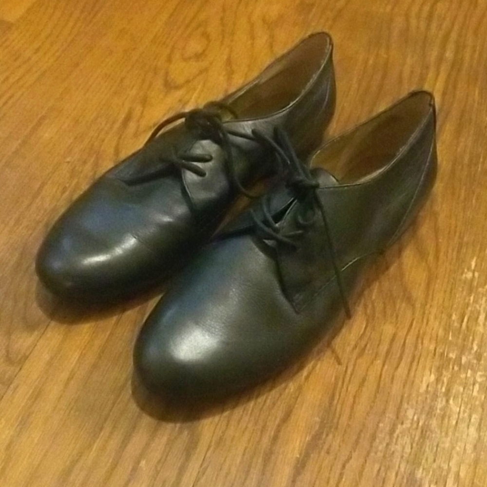 Nine West black lace-up shoes